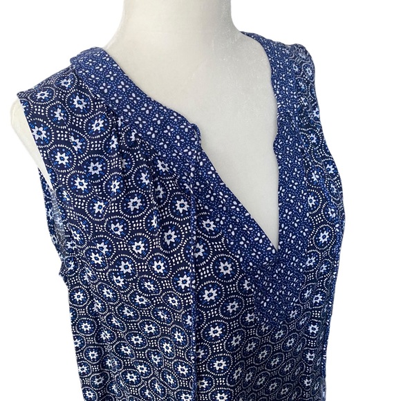 Old Navy NWOT Blue 2 Pattered Sleeveless Top Medium - Picture 2 of 12